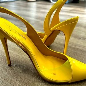 Yellow sling back fashion Nova pump
